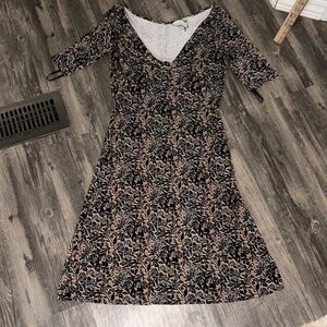 Diane Von Furstenberg woman’s floral 100 silk dress - size 12